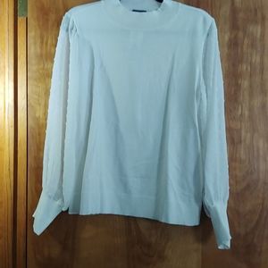 New with tags. Women'sPullover sweater white textured sleeves Vince Camuto